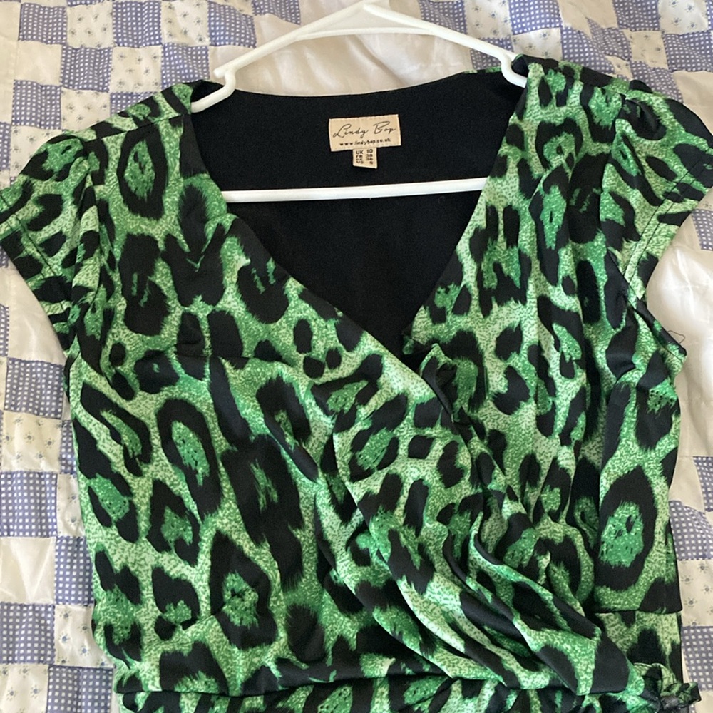 Lindy Bop Sadie Green Leopard Print Wrap Dress women’s size small